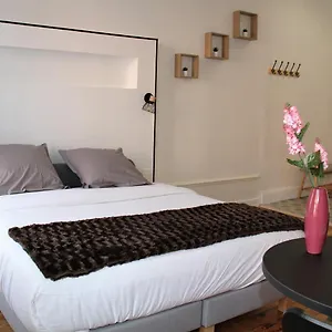 https://cocon-de-lyon-charpennes-jacuzzi-et-petit-dejeuner-inclus.hotels-rhonealpes.com