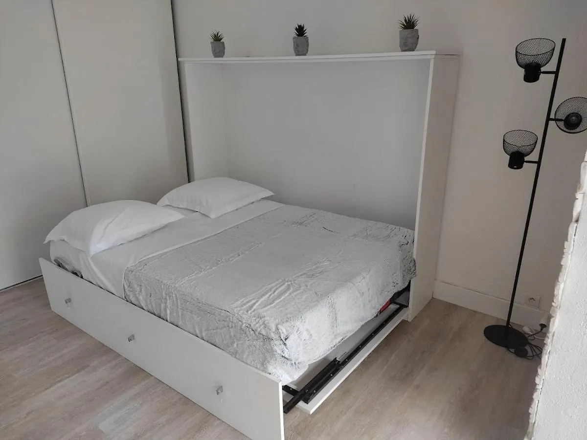 Appartement Charmant studio lumineux avec piscine Fréjus