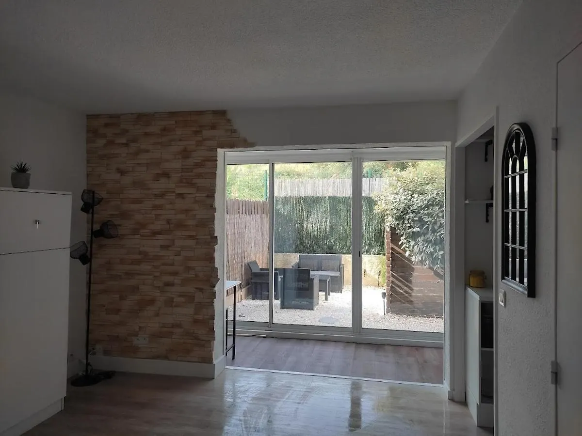 Appartement Charmant studio lumineux avec piscine Fréjus France